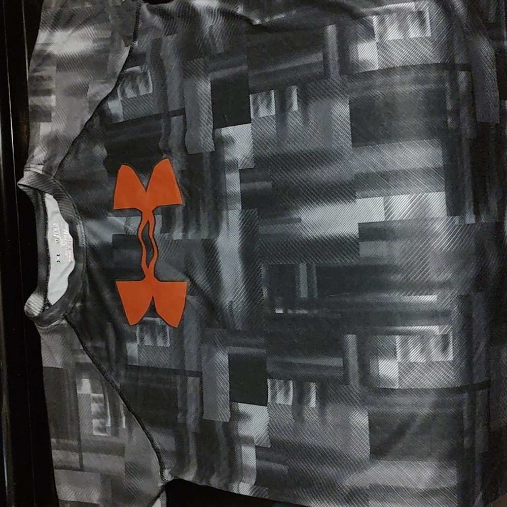UA dri fit tee
